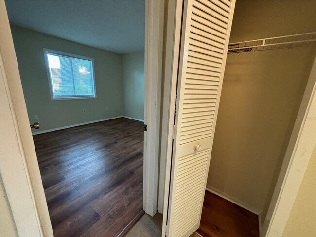 Building Photo - 2220 Bancroft Cir S