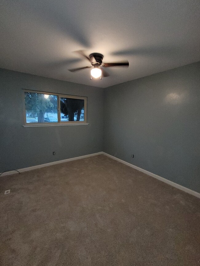 Building Photo - 1605 Scott Pl