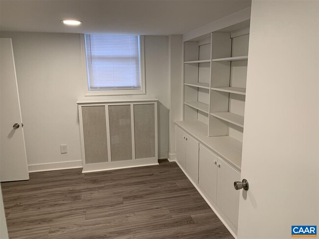 Building Photo - 1613 Del Mar Dr
