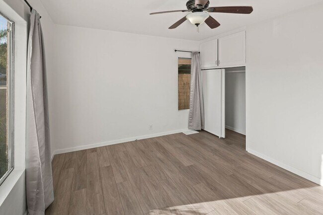 Building Photo - Emerson St