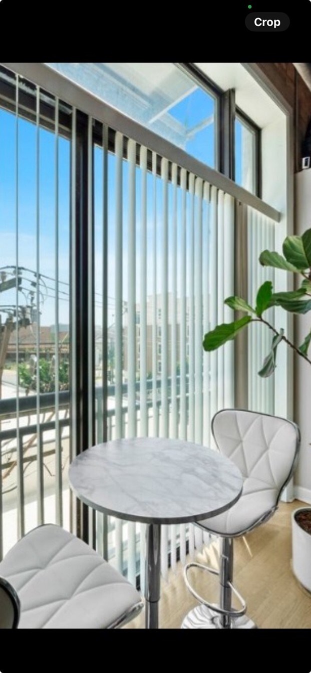 Building Photo - 2545 S Dearborn St