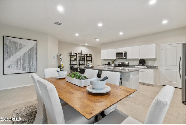 Building Photo - 1587 E Fletcher Dr