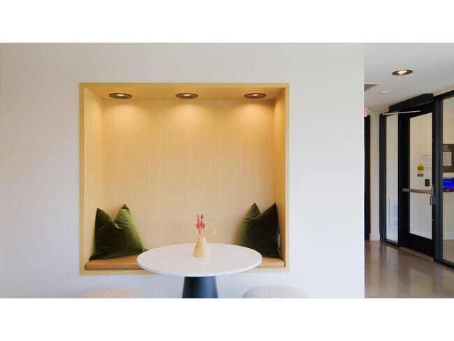 Building Photo - 222 West Dr