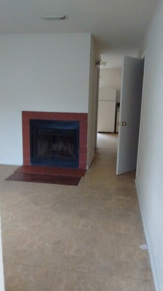 Building Photo - 1106 Verde Dr