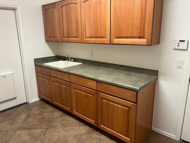 Building Photo - 14361 W Maui Ln