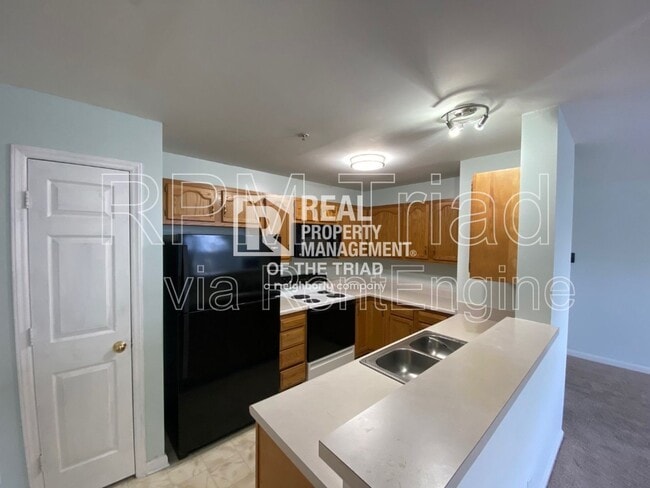 Building Photo - 5012 Lawndale Dr