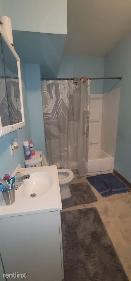 Building Photo - 3 br, 1 bath Duplex - 10518 Crestwood Aven...