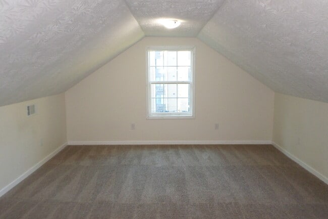 Building Photo - 1124 10th St