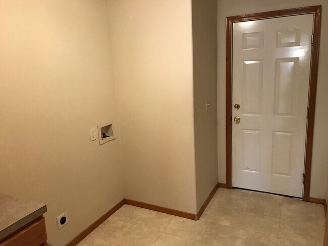 Building Photo - 56 Talon Loop