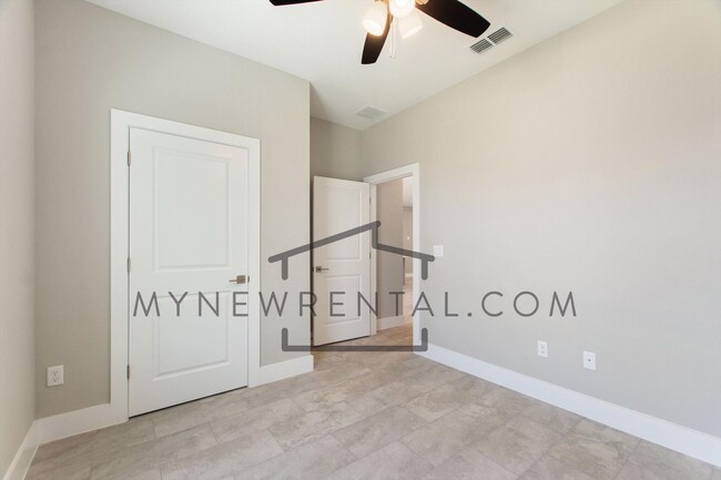 Building Photo - 3093 Spice Ln