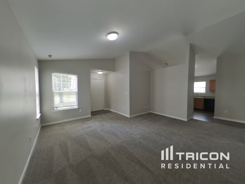 Building Photo - 6001 Liverpool Ln