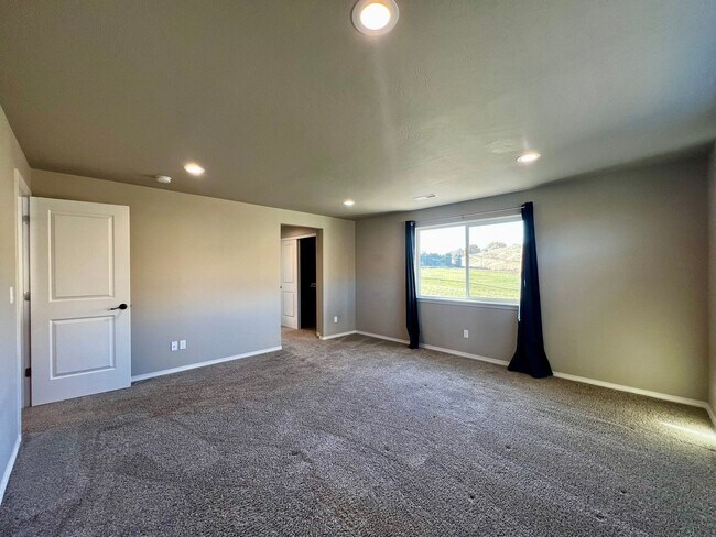 Building Photo - Non-Refundable & Security Deposit Total: $2395.00