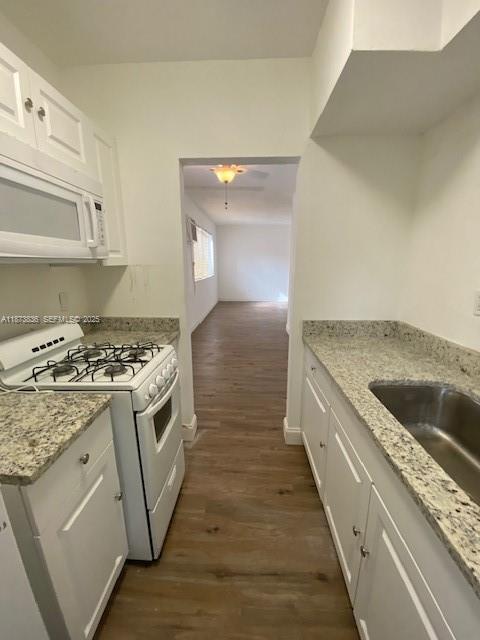 Building Photo - 8132 Harding Ave