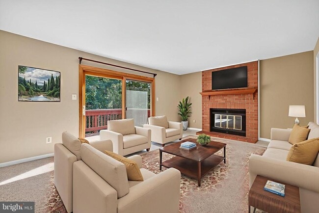 Building Photo - 8537 Hooes Rd