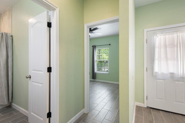 Building Photo - Charming 3/2/2 single story home near Downtown SA & St. Mary's University!