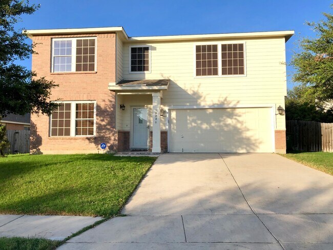 Building Photo - 4 bedroom/2.5 Bath Retama Springs Subdivision