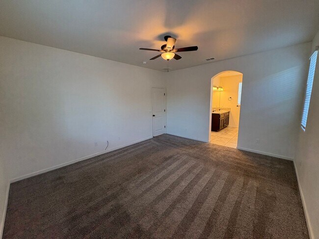 Building Photo - Home located in Ashton Park Move in Ready!...