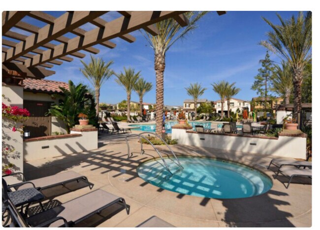 Building Photo - 404 Maravilla Ln