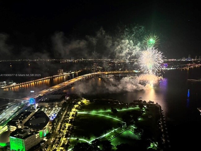 Building Photo - 900 Biscayne Blvd