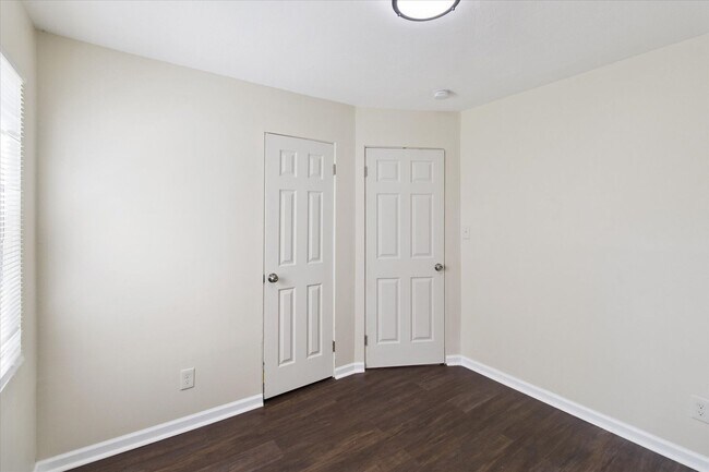 Building Photo - 443 Fairway Blvd