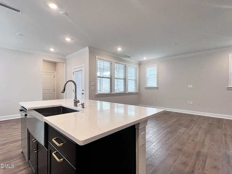 Building Photo - 413 Canyon Spring Trl