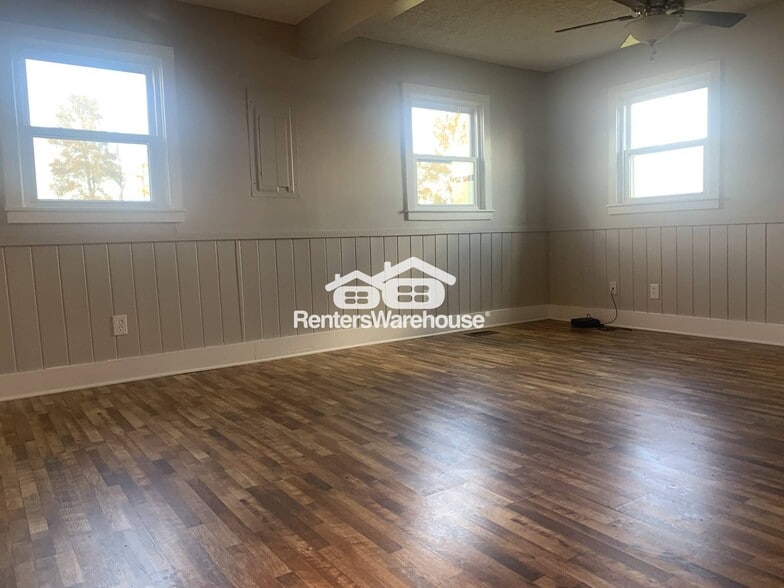 Building Photo - 27783 Pinedale Rd