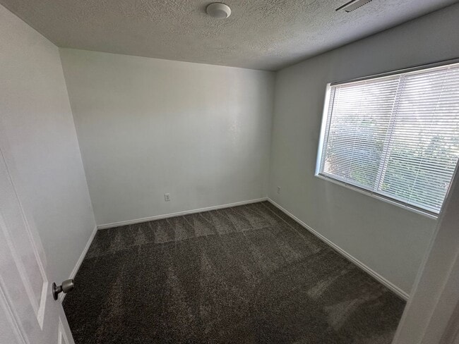Building Photo - Duplex Property near the Mall