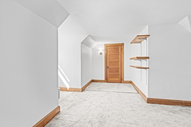Building Photo - 64 Presidents Ln