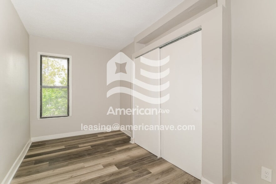 Building Photo - 6603 Crest Ave