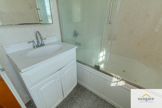 Building Photo - 5615 Queens Chapel Rd