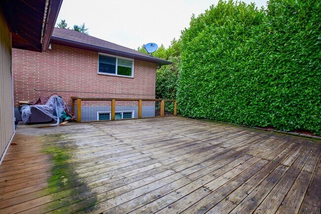 Building Photo - Beautiful 4 bedroom plus office home in Ballard