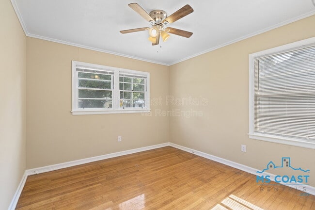 Building Photo - 2050 North Dr