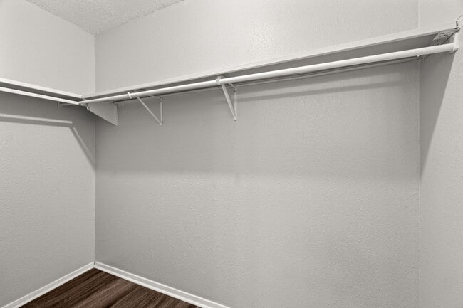 Building Photo - CV-AUS12130 Thompkins