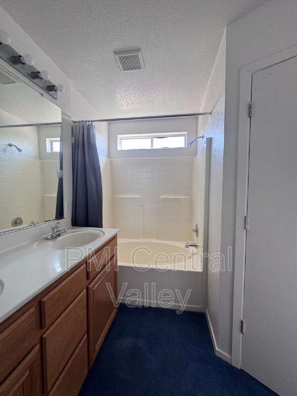 Building Photo - 1118 Cypress Hill Ln