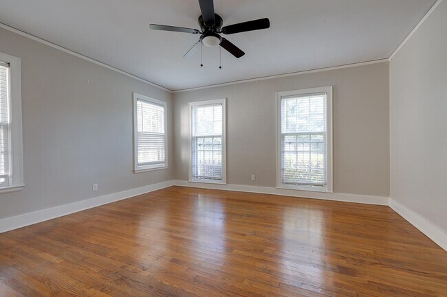 Building Photo - 2056 Jackson Ave