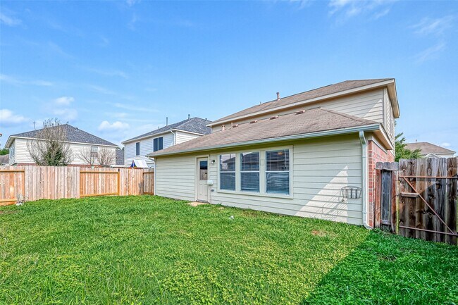 Building Photo - 7218 Fox Cub Ln