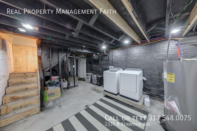 Building Photo - 2337 N Kenwood Ave