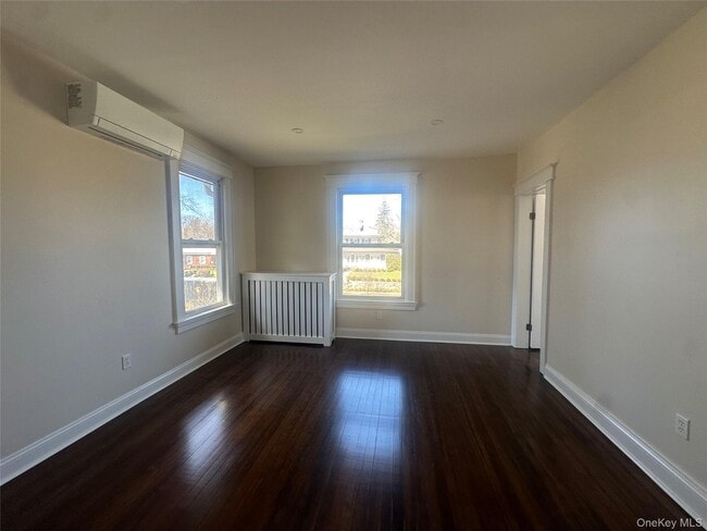 Building Photo - 55 Sea Cliff Ave