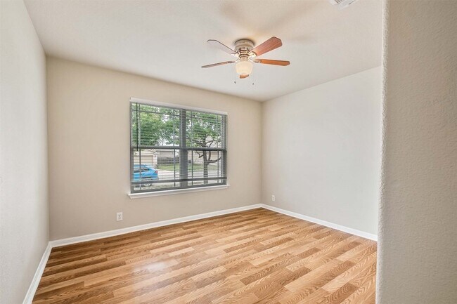 Building Photo - 219 Frio River Trail