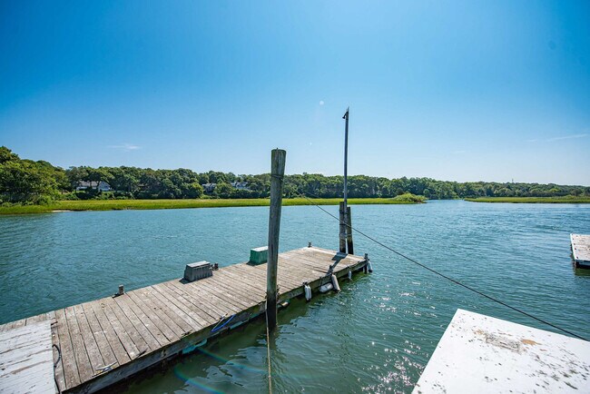 Building Photo - 1835 Naugles Dr