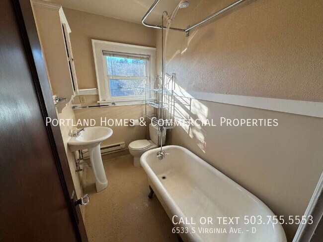 Building Photo - 6533 S Virginia Ave