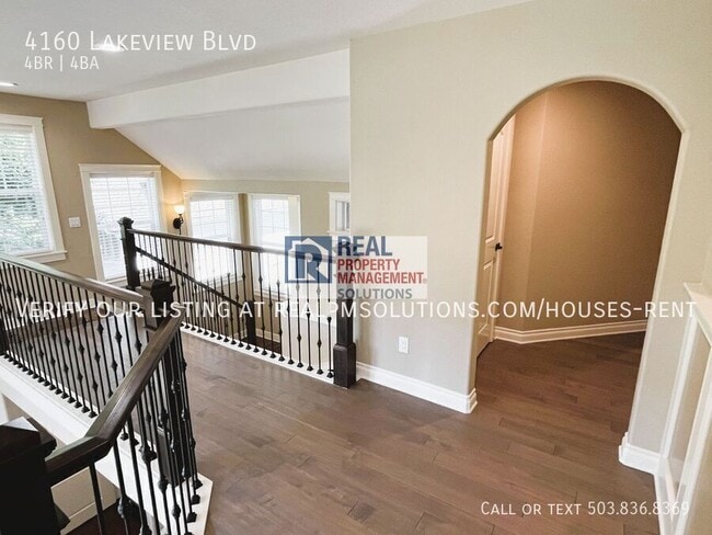 Building Photo - 4160 Lakeview Blvd