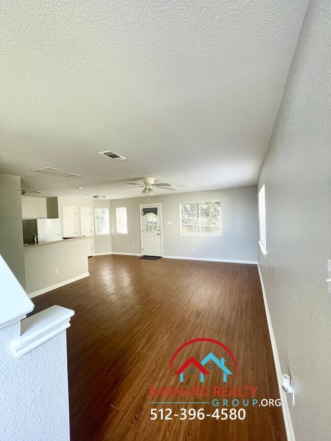 Building Photo - Available Mid July: Well maintained Duplex with Garage and Yard- Close to TX State Bus Stop!