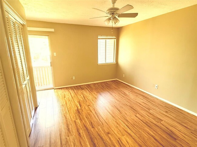 Building Photo - 1847 Sherwood Forest St