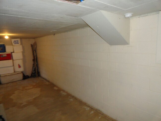 Building Photo - 4325 Pine Meadow Dr