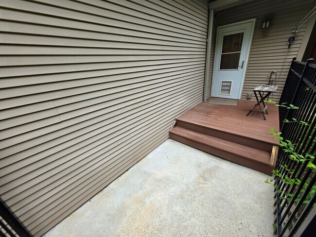 Building Photo - Luxurious 3-Bedroom Home in Poughquag, NY