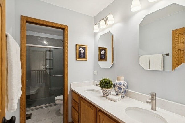 Building Photo - Spacious 3BR Home with Large Yard & 3-Car Garage in Prairie Towne – Grayslake