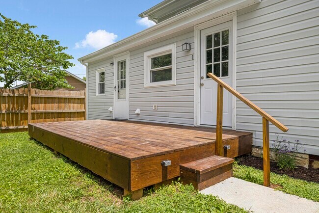 Building Photo - 820 Florida Ave