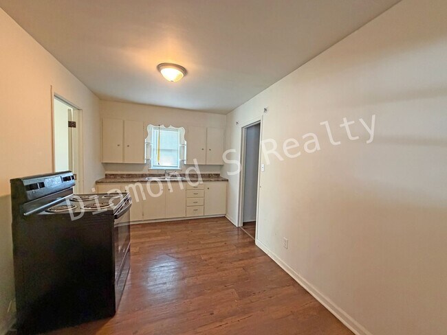 Building Photo - 3102/3104 N Howard Ave