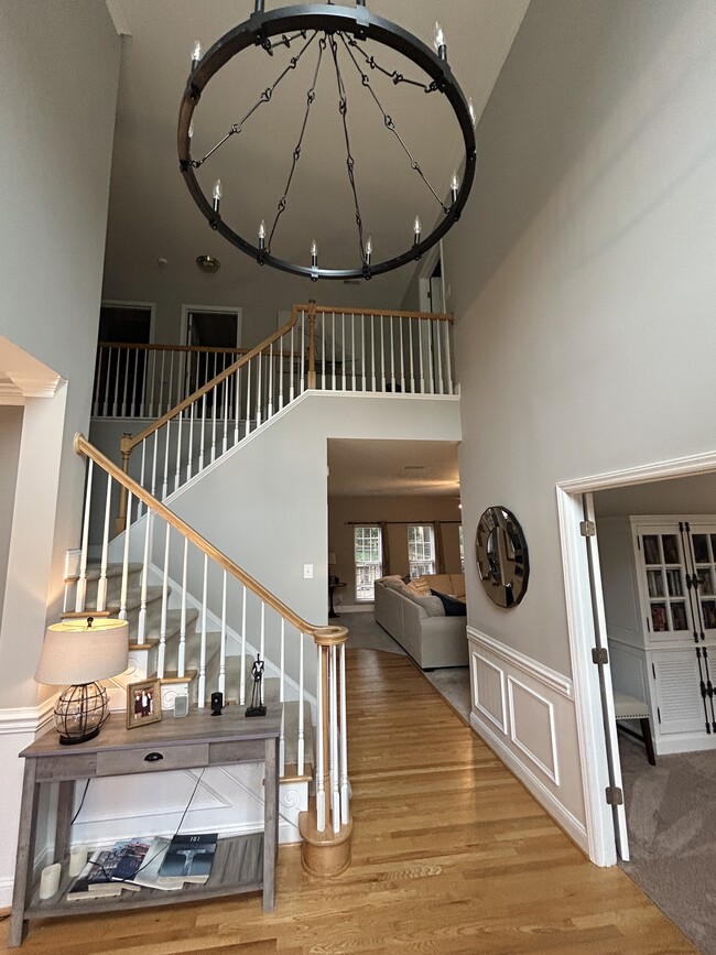 Building Photo - 16038 Cranleigh Dr